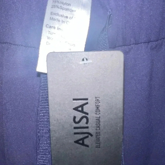 NWT- Ankle Rib Cuff Style joggers with pull string a casual-Size Medium - Picture 7 of 7